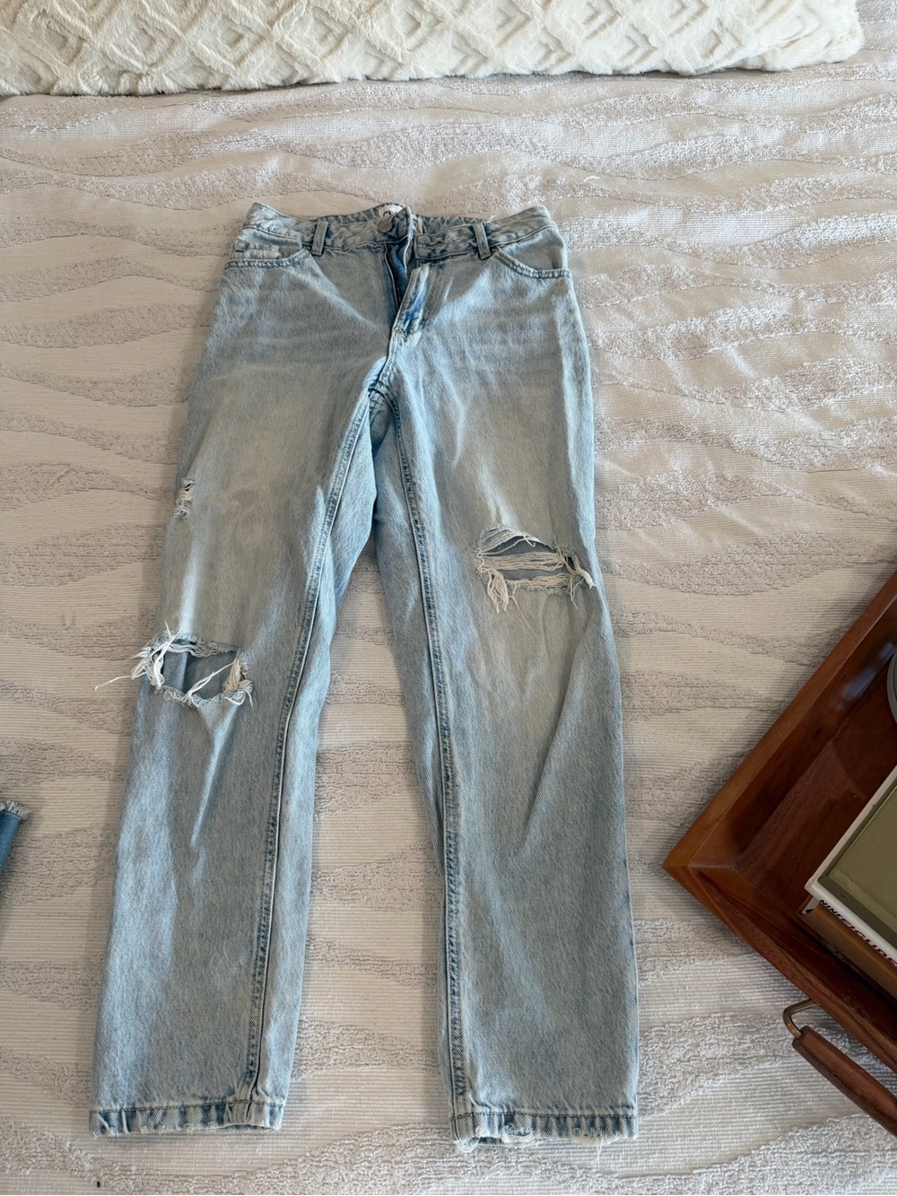 Light Blue Distressed Women's Jeans - Classic High-R ise Fit